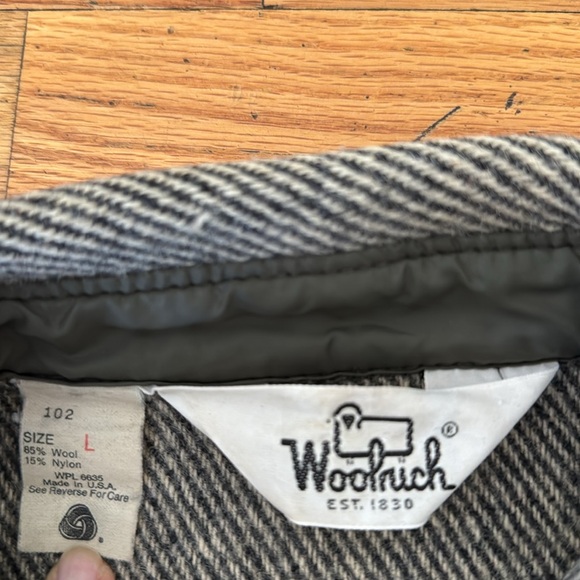 VINTAGE Woolrich overcoat - Picture 2 of 4